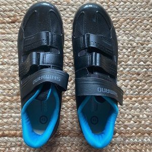 Shimano cycling spin shoes size 43 (US 10.5)